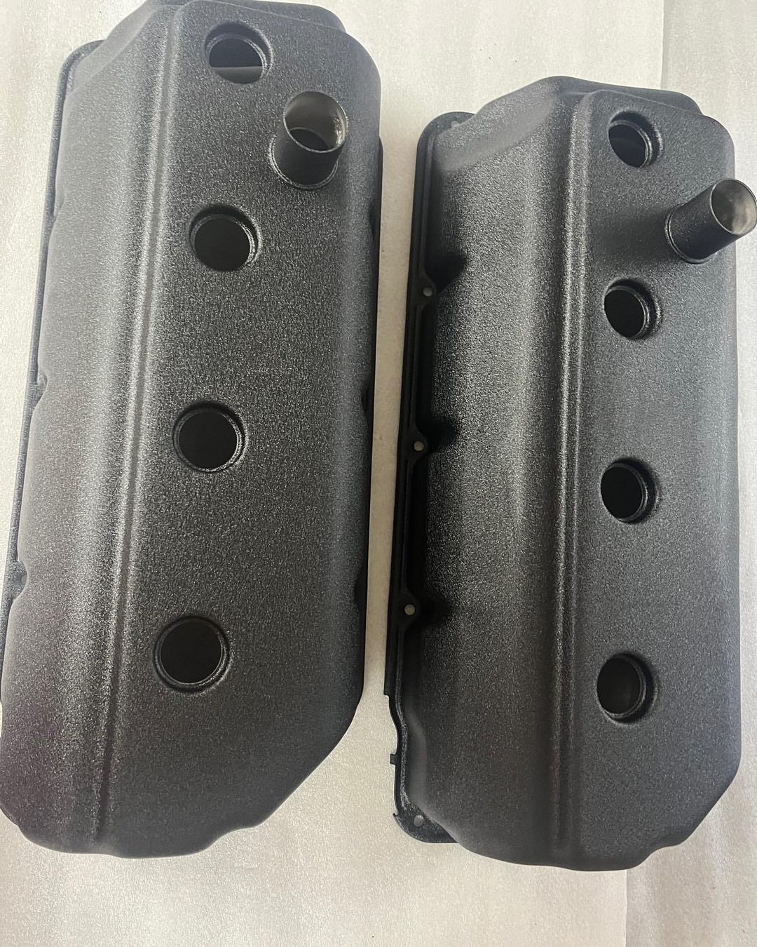 Pair of Hemi engine valve covers powder-coated gloss black by Superior Powder Coating